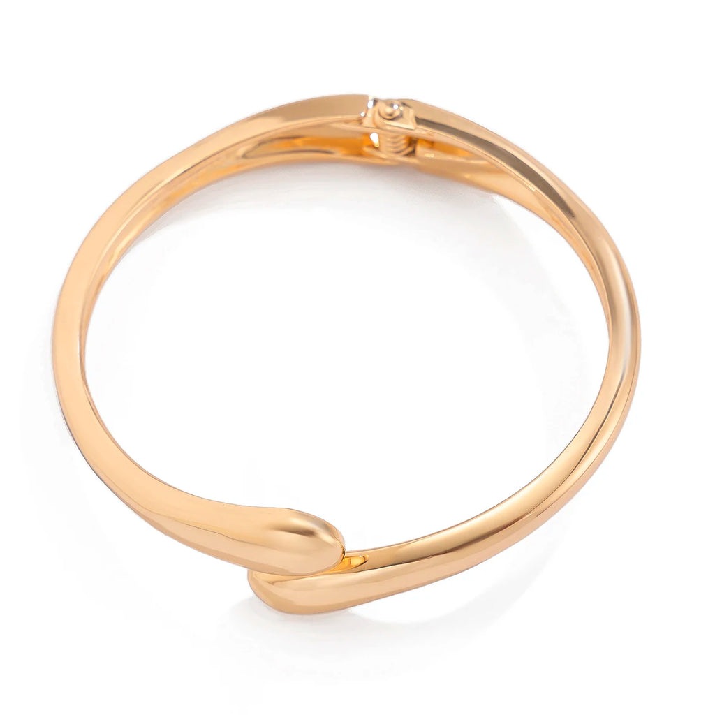 Teardrop Elegance